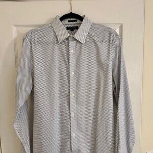 3 Men's Dress Shirts - Size L (2 Banana Republic, 1 Vineyard Vines)